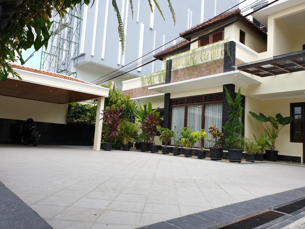 Malioboro Place Jogjakarta Buitenkant foto