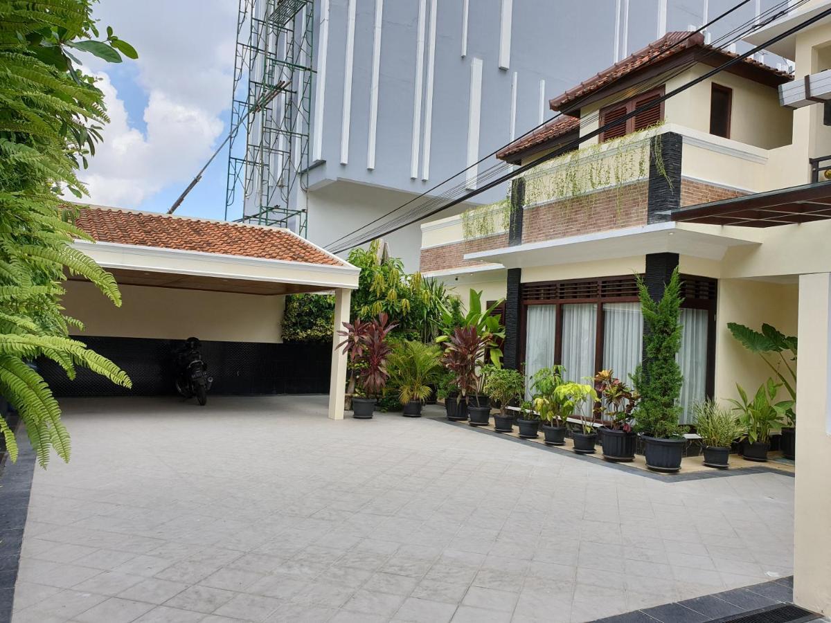 Malioboro Place Jogjakarta Buitenkant foto